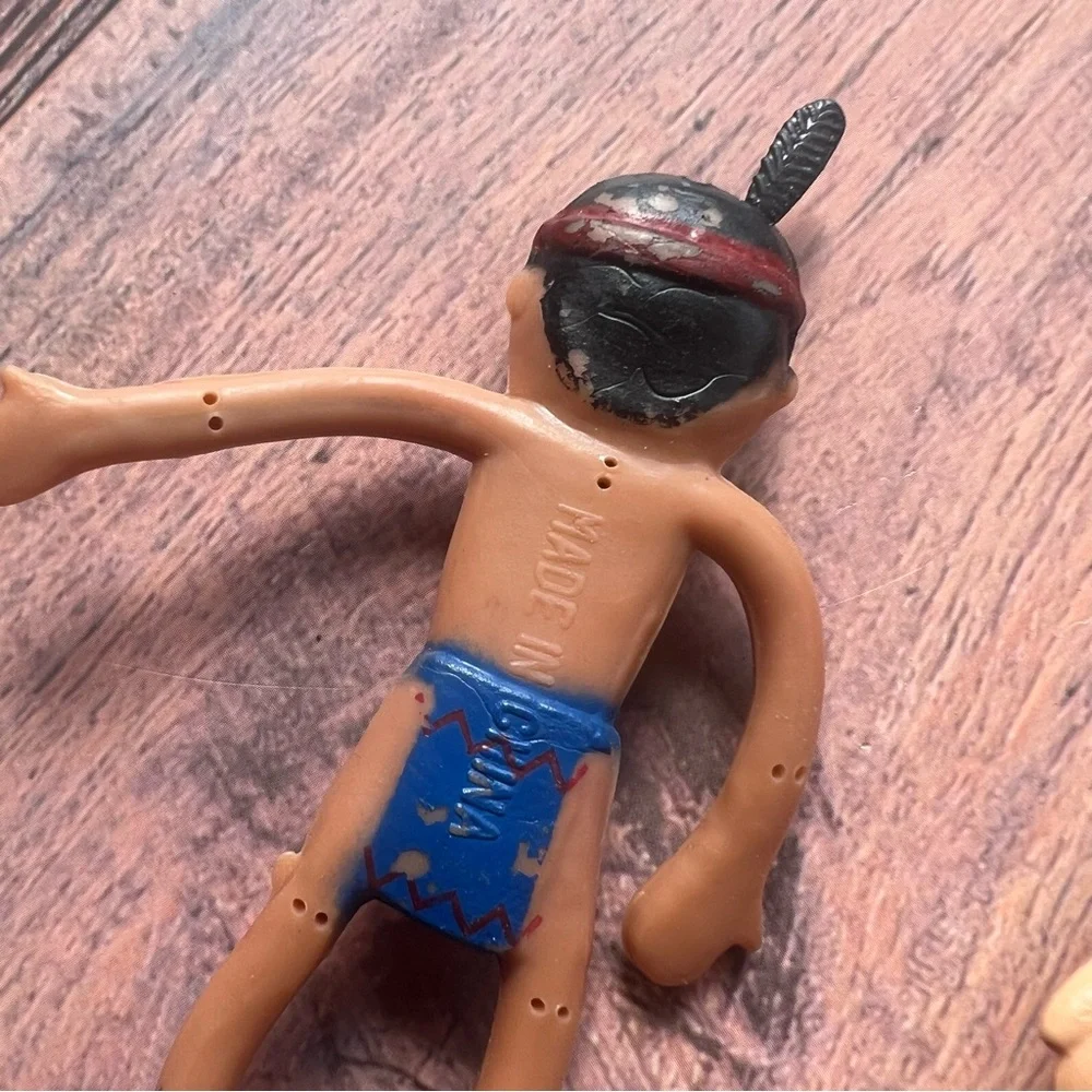 Vintage Cowboy and Indian Rubber Bendable Bendy‎ Action Figures Set of 25